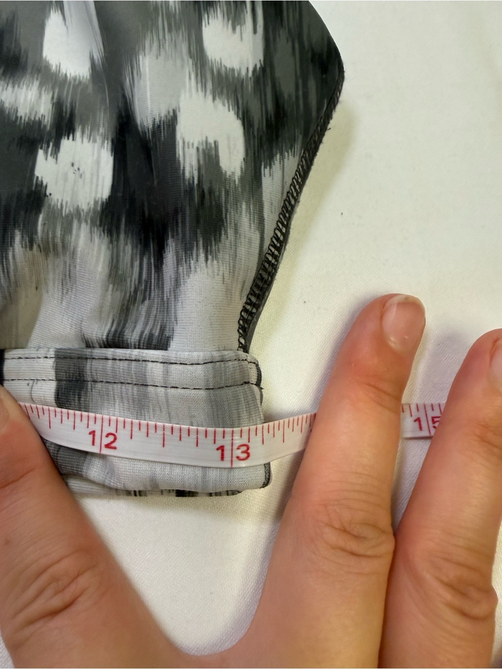 OFFLINE by Aerie Gray Abstract Print Cross Back Medium Support Sports Bra M - Picture 5 of 6